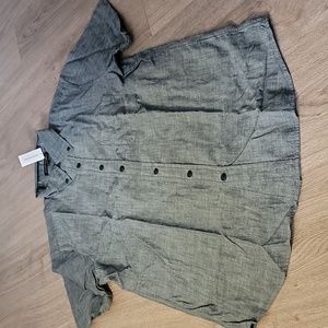 Banana Republic short sleeve button up. Small